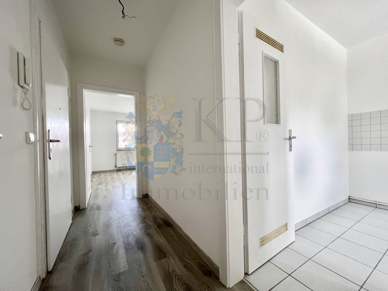 ** V E R M I E T E T ** WIESBADEN: TOLLES 1 ZI APPARTEMENT MIT STELLPLATZ UND EBK (12/23)