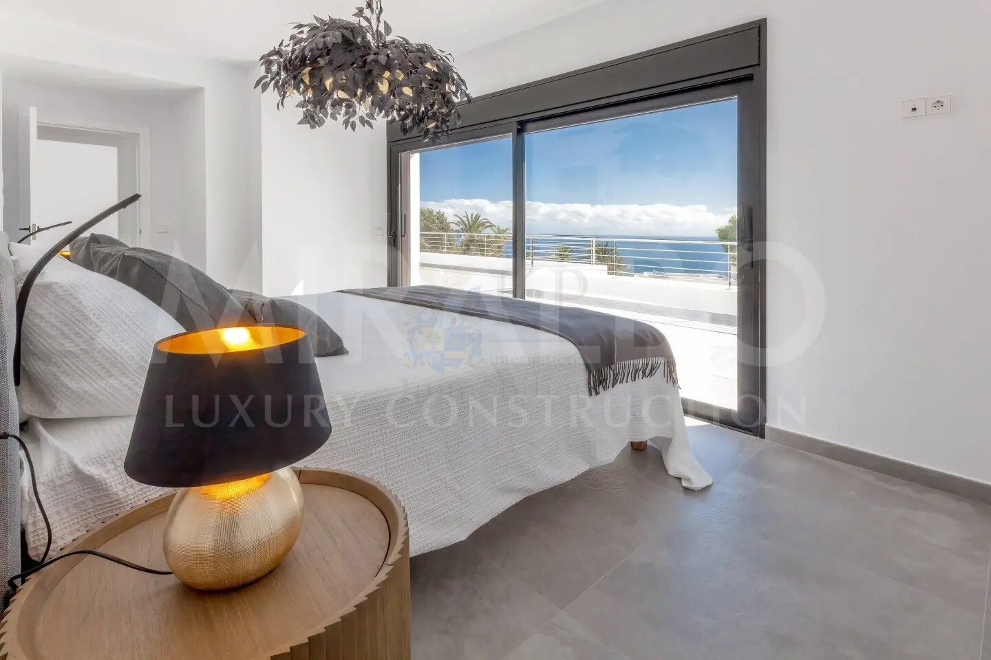 ***Moderne Luxusvilla Calma mit Meerblick***