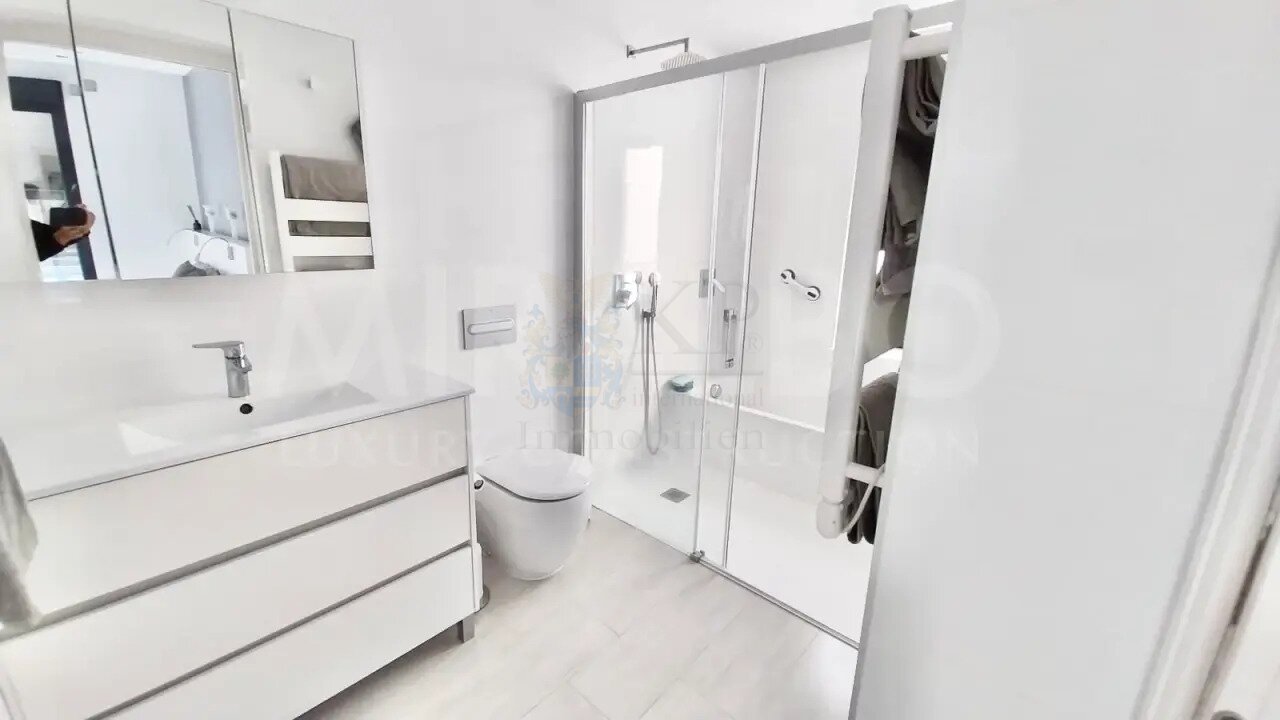 ***Ruhige und private Villa Caleta nur einen kurzen Spaziergang vom Sandstrand und der exklusiven Cala Blanca entfernt***