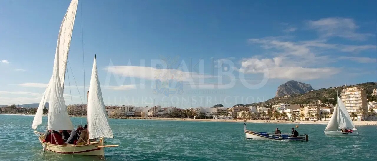 ***Wunderschöne Villa Aurea in zeitgenössischem Design, in der Nähe vom Strand Arenal in Jávea***