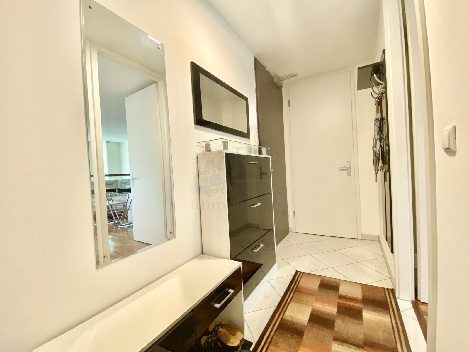 *** VERMIETET *** HATTERSHEIM: GEMÜTLICHE 2 ZIMMER WOHNUNG MIT EBK, BAD, TERRASSE, GARTEN UND GARAGE***