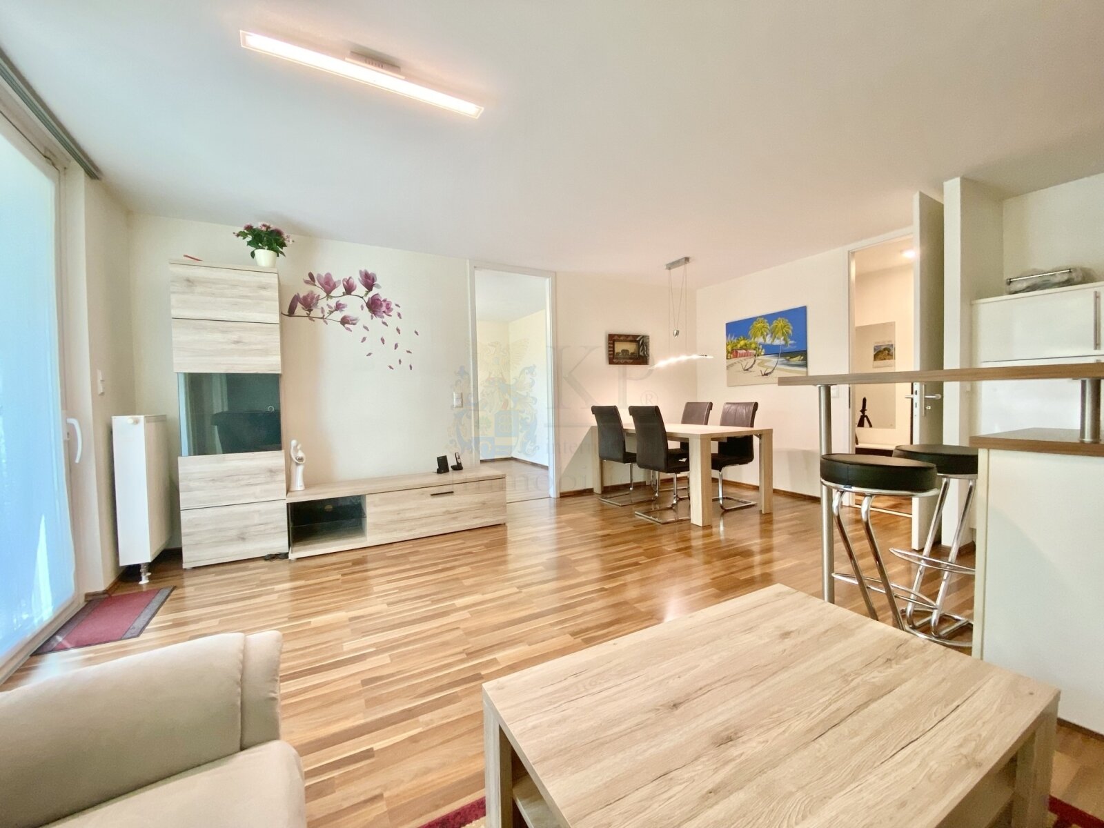 *** VERMIETET *** HATTERSHEIM: GEMÜTLICHE 2 ZIMMER WOHNUNG MIT EBK, BAD, TERRASSE, GARTEN UND GARAGE***