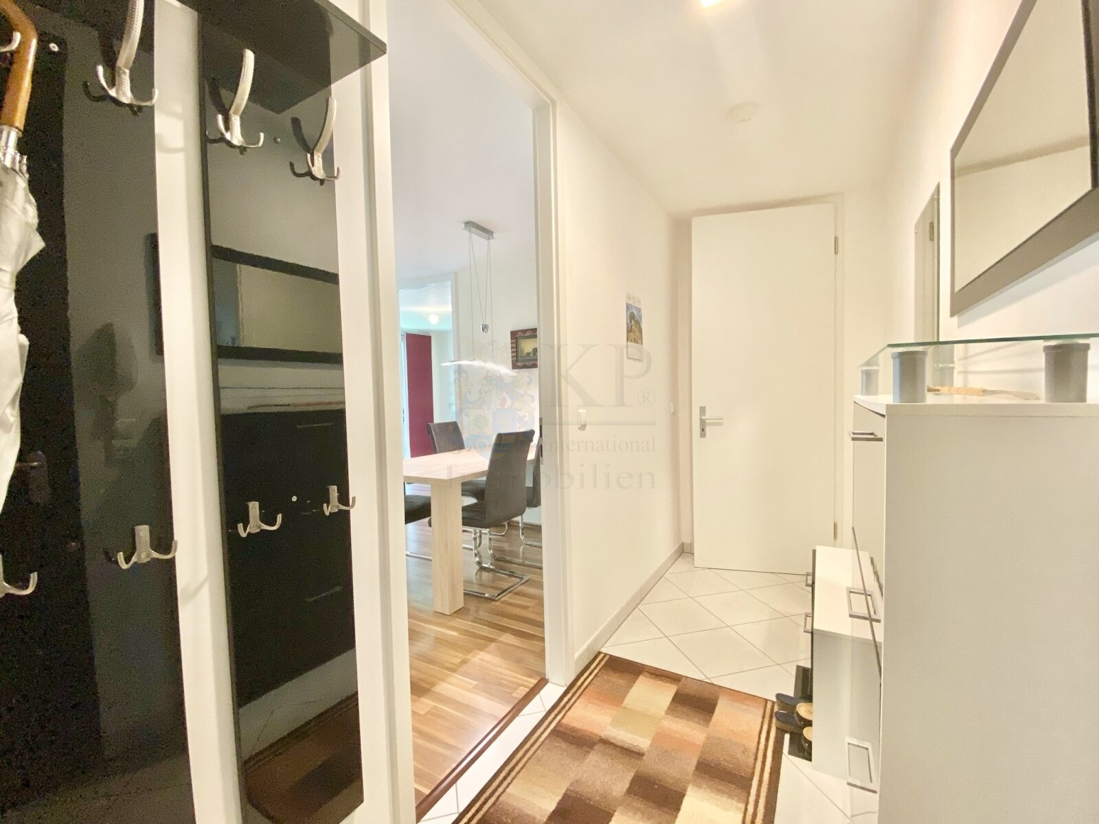 *** VERMIETET *** HATTERSHEIM: GEMÜTLICHE 2 ZIMMER WOHNUNG MIT EBK, BAD, TERRASSE, GARTEN UND GARAGE***