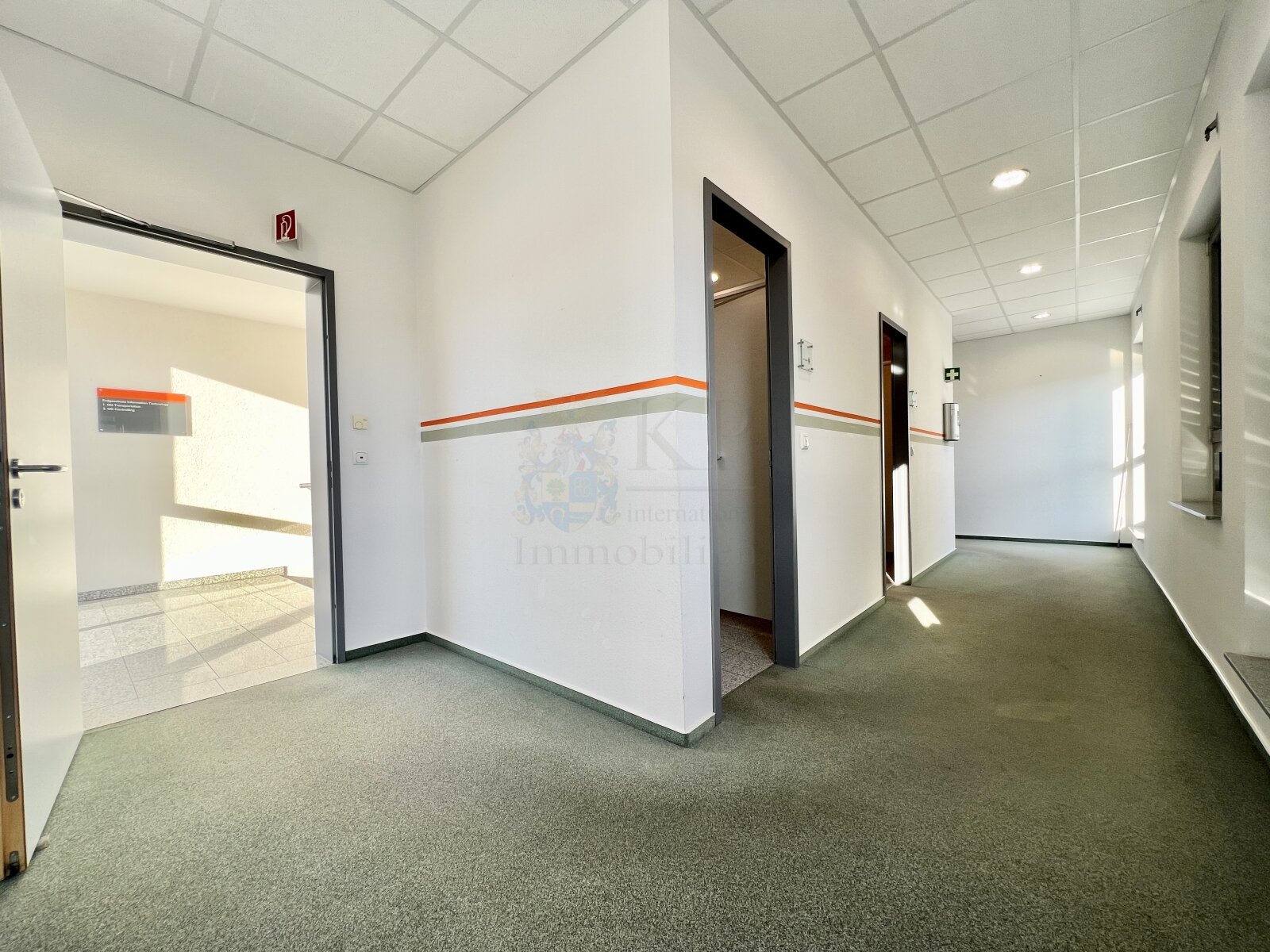 NEUHOF: EINMALIGES BÜROGEBÄUDE IN TOP ZUSTAND