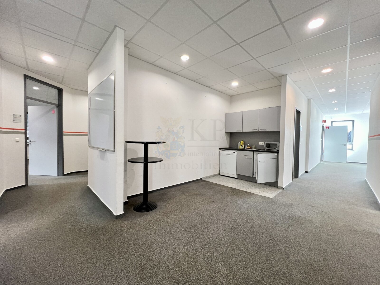 NEUHOF: EINMALIGES BÜROGEBÄUDE IN TOP ZUSTAND