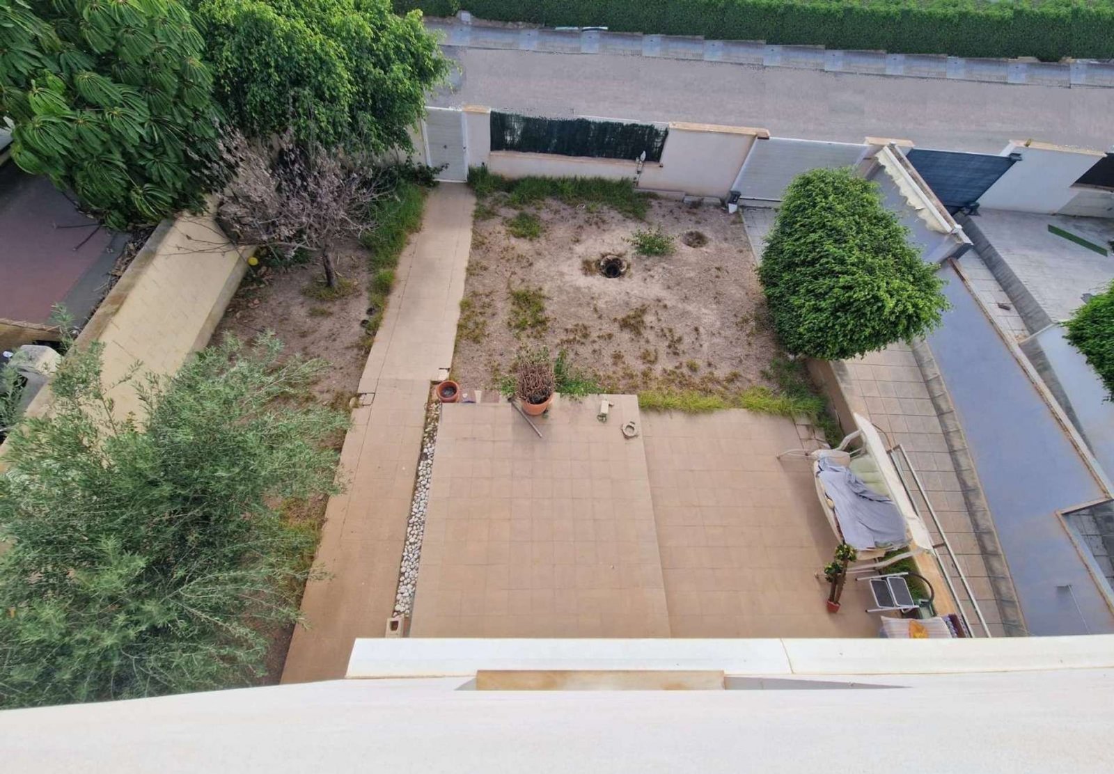 Schöne Strandvilla mit großem Grundstück direkt am Meer