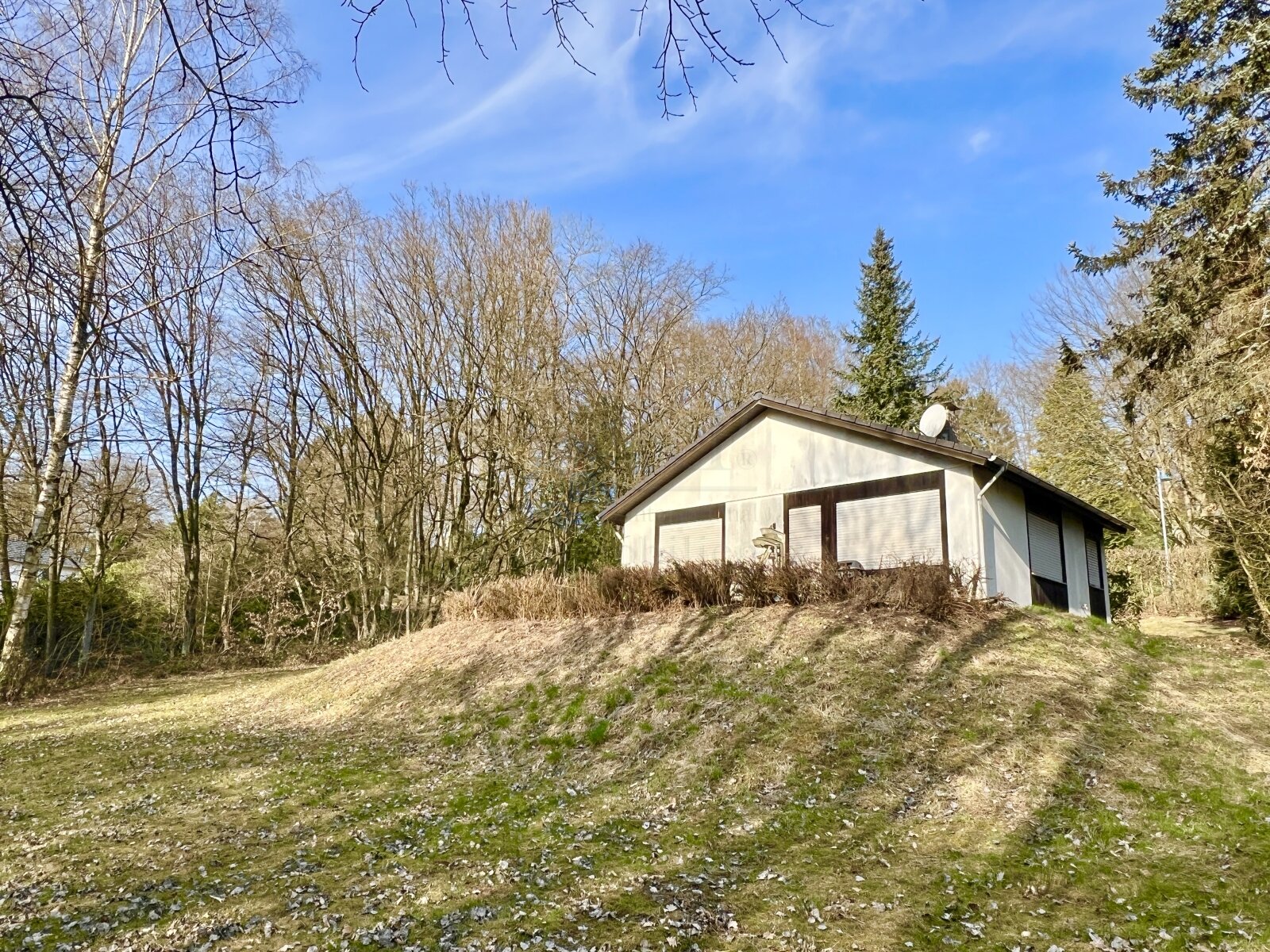 ** RESERVIERT** LANGENHAIN: EXKLUSIVES BAUGRUNDSTÜCK IN IDYLLISCHER LAGE DER &quot;WEILBACHER WÄLDER&quot;