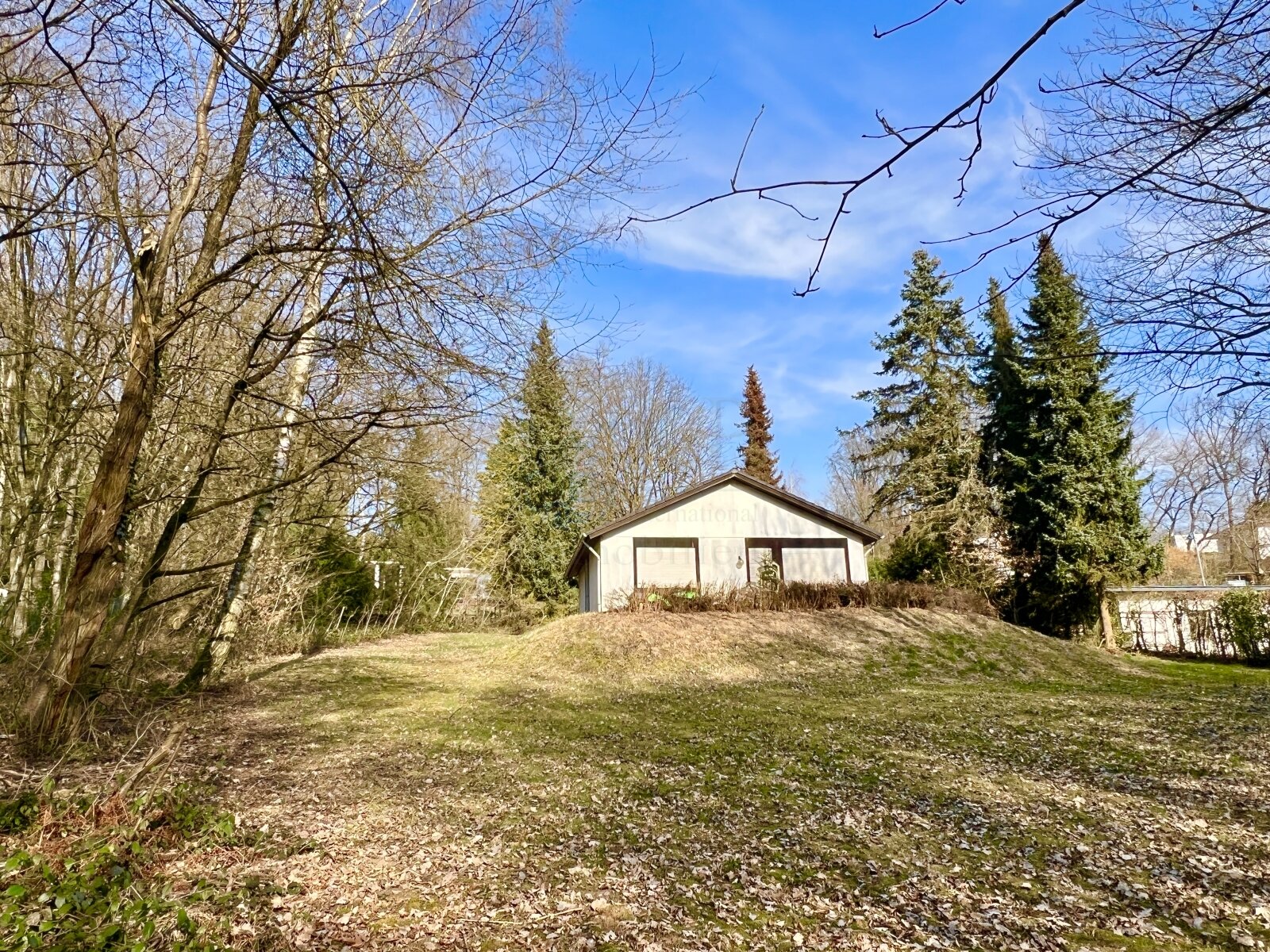 ** RESERVIERT** LANGENHAIN: EXKLUSIVES BAUGRUNDSTÜCK IN IDYLLISCHER LAGE DER &quot;WEILBACHER WÄLDER&quot;