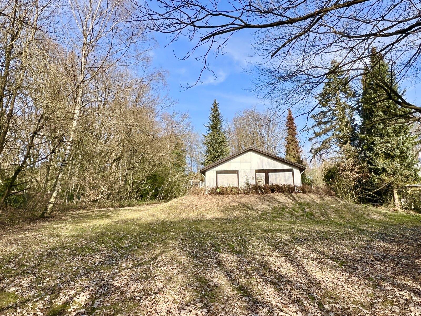 ** RESERVIERT** LANGENHAIN: EXKLUSIVES BAUGRUNDSTÜCK IN IDYLLISCHER LAGE DER &quot;WEILBACHER WÄLDER&quot;