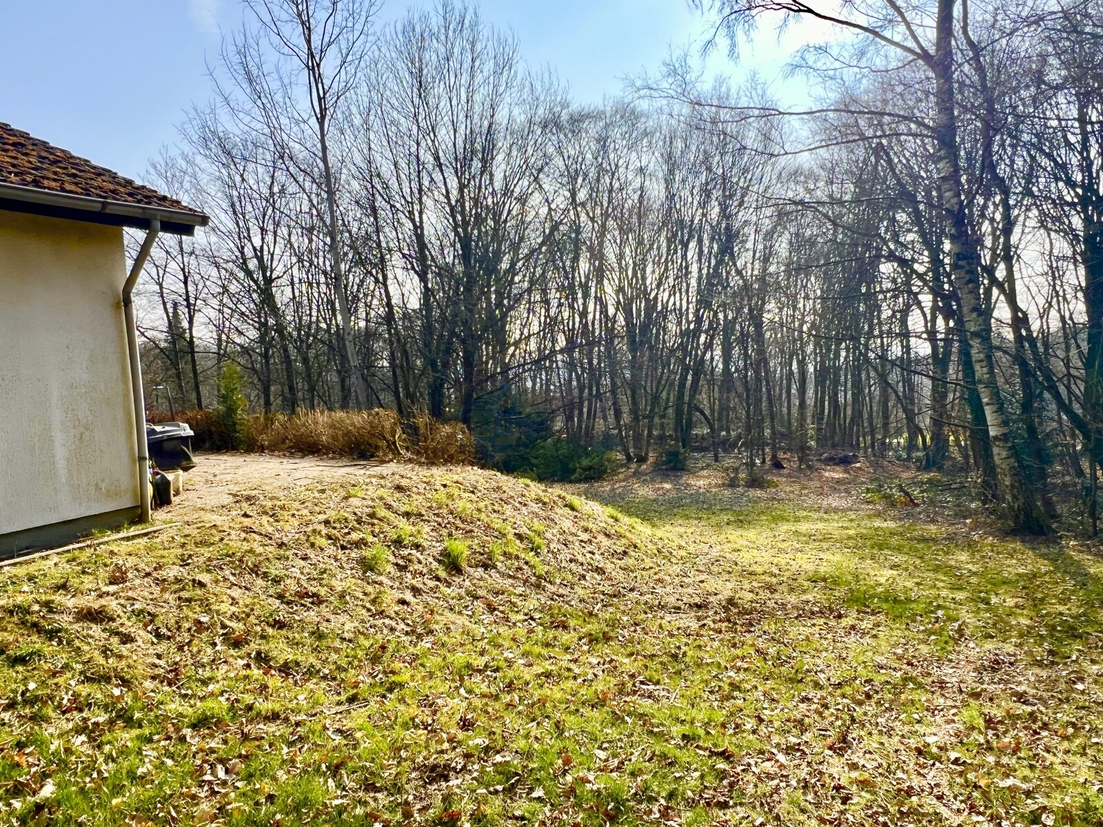 ** RESERVIERT** LANGENHAIN: EXKLUSIVES BAUGRUNDSTÜCK IN IDYLLISCHER LAGE DER &quot;WEILBACHER WÄLDER&quot;