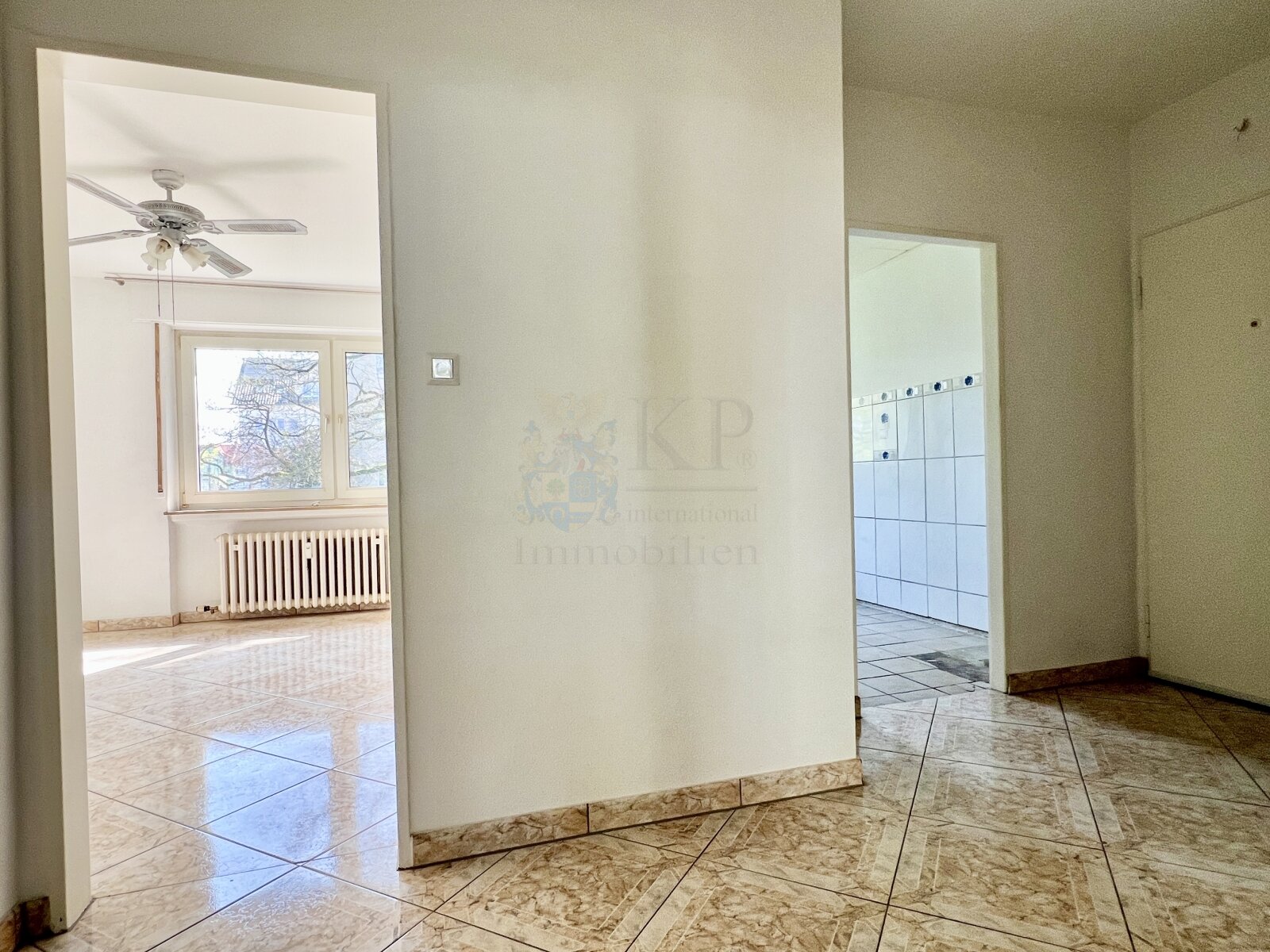 ** VERKAUFT ** TOP ANGEBOT IN SCHWANHEIM: GERÄUMIGE 3 ZIMMER WOHNUNG IM HOCHPARTERRE