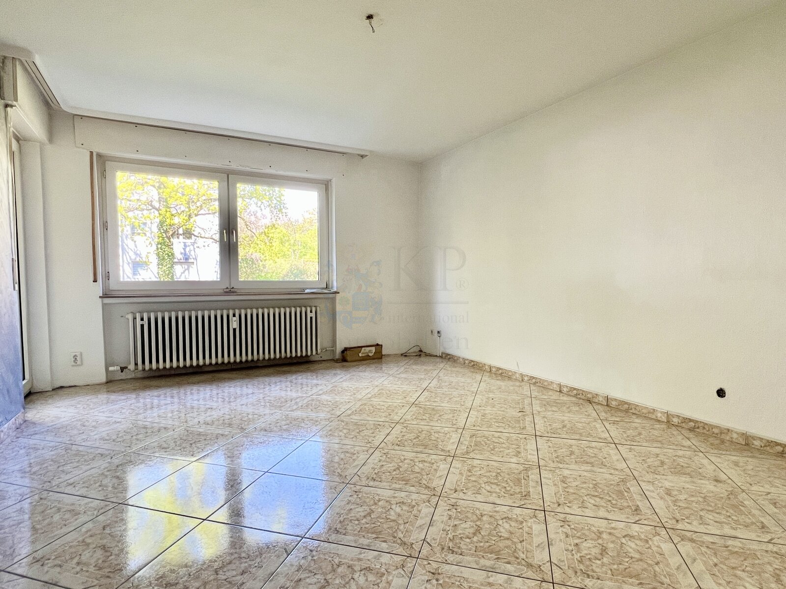 ** VERKAUFT ** TOP ANGEBOT IN SCHWANHEIM: GERÄUMIGE 3 ZIMMER WOHNUNG IM HOCHPARTERRE