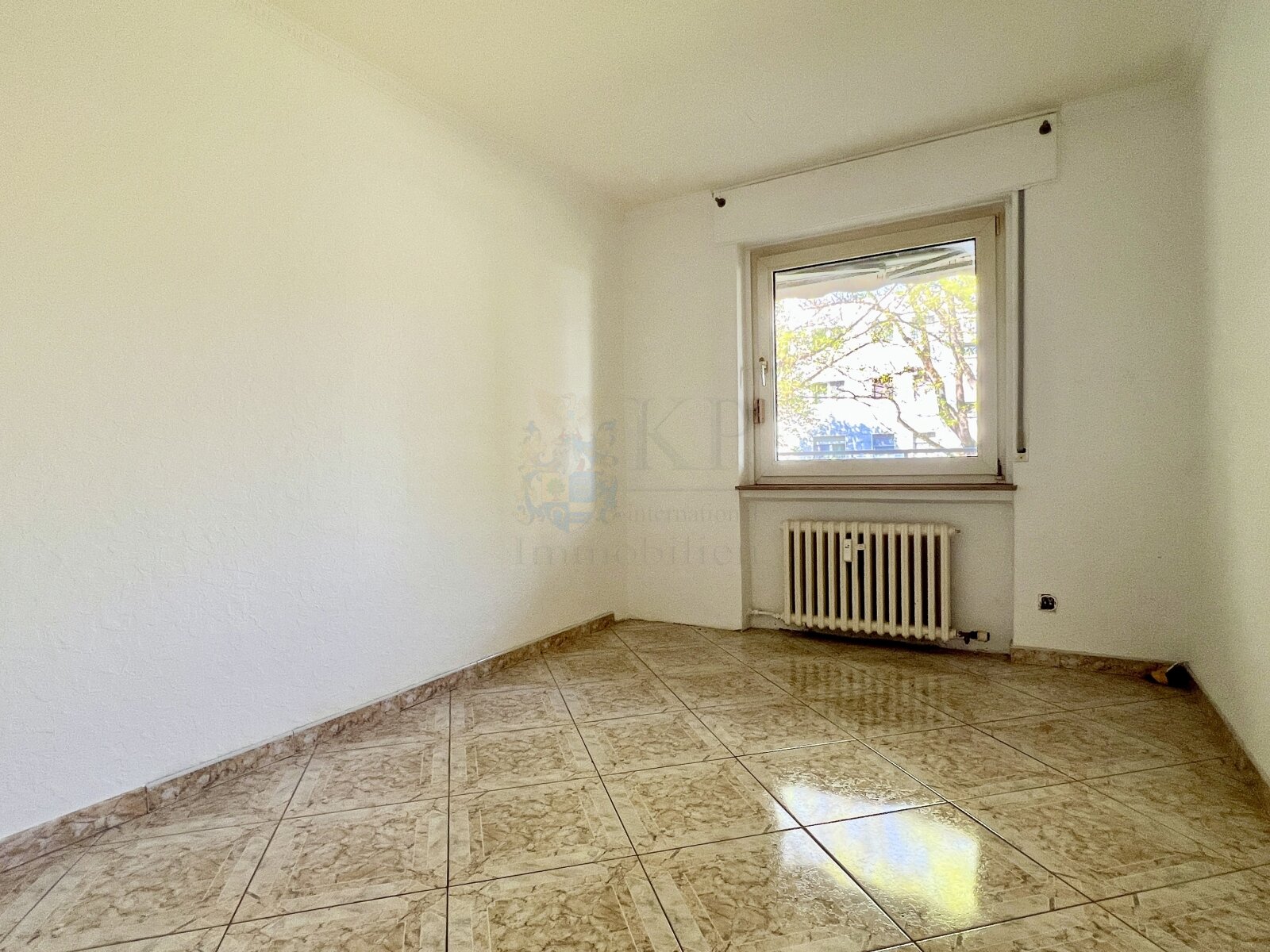 ** VERKAUFT ** TOP ANGEBOT IN SCHWANHEIM: GERÄUMIGE 3 ZIMMER WOHNUNG IM HOCHPARTERRE