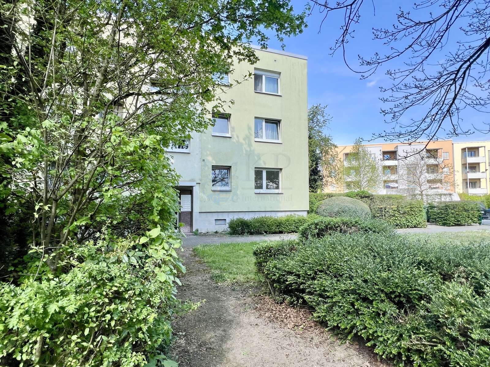 ** VERKAUFT ** TOP ANGEBOT IN SCHWANHEIM: GERÄUMIGE 3 ZIMMER WOHNUNG IM HOCHPARTERRE