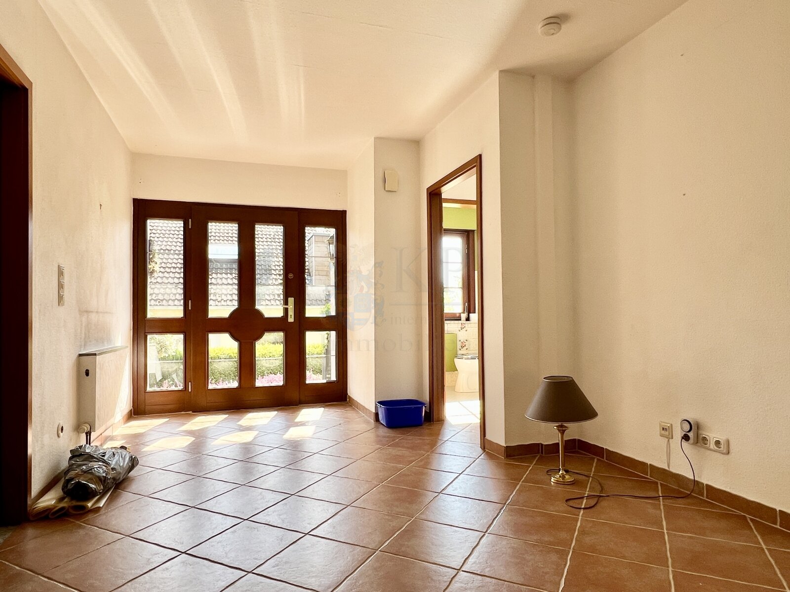 BAD SODEN: GROSSZUEGIGER BUNGALOW AUF GROSSEM EXKLUSIVEM GRUNDSTÜCK