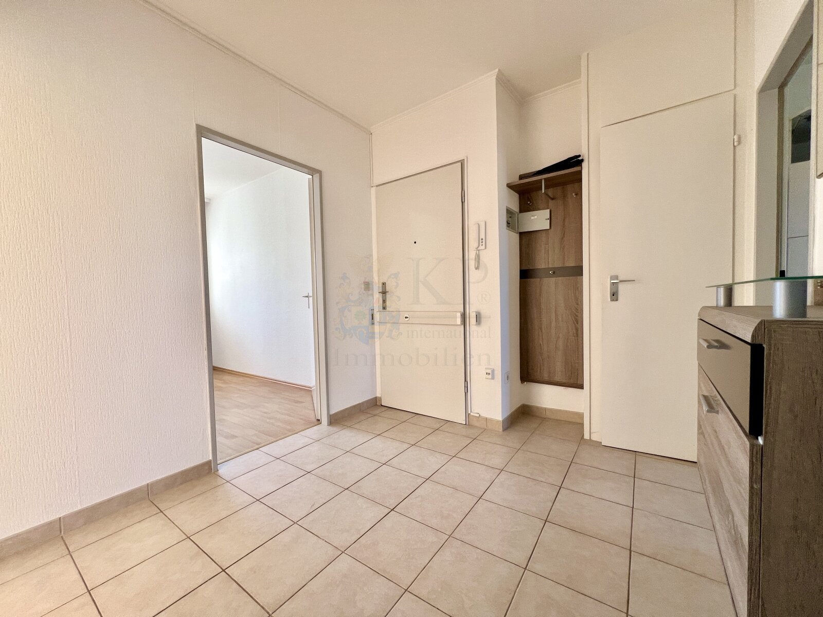 ** RESERVIERT ** BAD HOMBURG: Charmante 3 Zimmerwohnung mit Loggia in begehrter zentraler Wohnlage