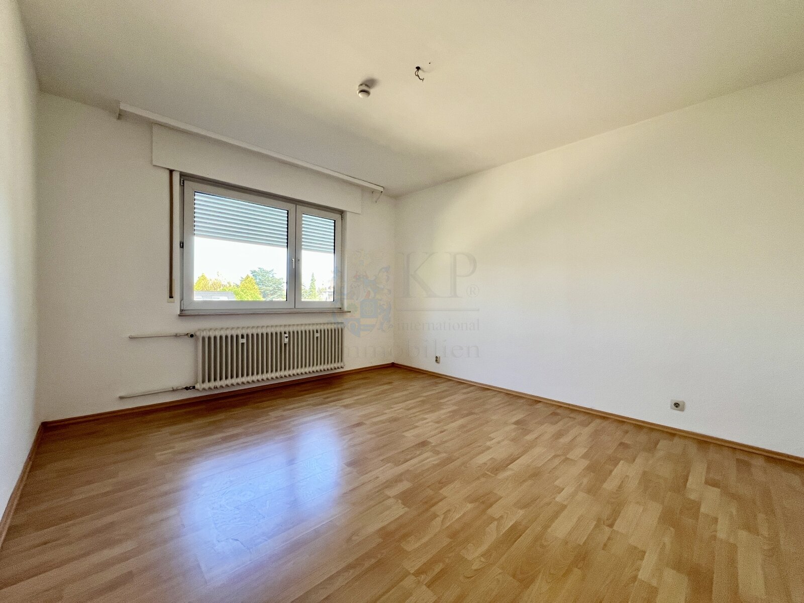 ** RESERVIERT ** BAD HOMBURG: Charmante 3 Zimmerwohnung mit Loggia in begehrter zentraler Wohnlage