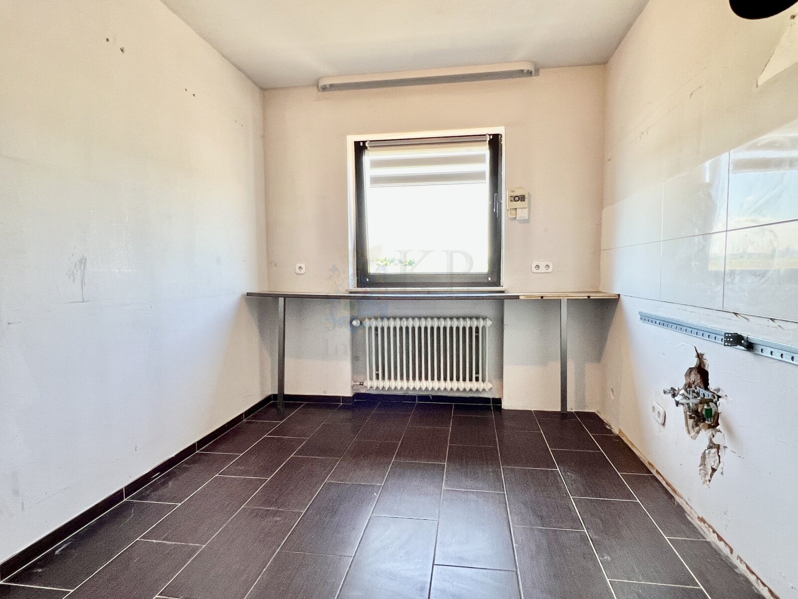 WALLAU: SCHÖNER BUNGALOW IN EXKLUSIVER FELDRANDLAGE