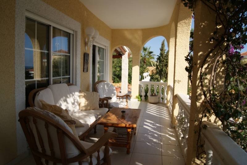 Charmante ebenerdige Villa mit privatem 8x4m Pool und Meerblick