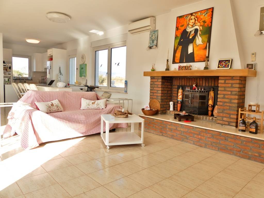 Viel Platz zum Leben & Genießen – Villa mit 9 Schlafzimmern, 4 Terrassen & 3 Garagen