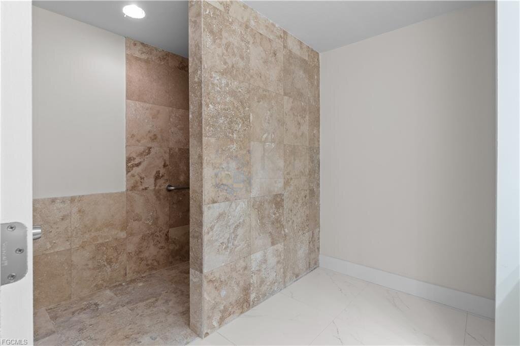 Capstan II: Modernes Wohnen mit Gulf-Access und Poolnähe