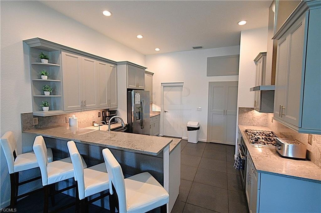 Top gepflegtes Gulf-Access-Haus von 2021 – möbliert & ohne Flutrisiko