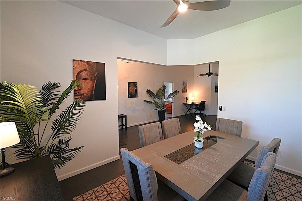 Top gepflegtes Gulf-Access-Haus von 2021 – möbliert & ohne Flutrisiko