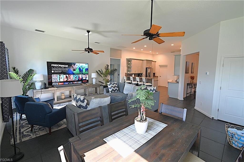 Top gepflegtes Gulf-Access-Haus von 2021 – möbliert & ohne Flutrisiko