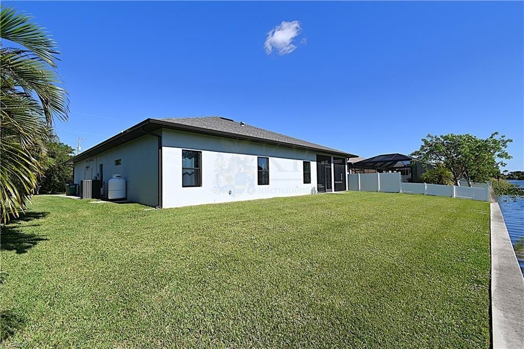 Top gepflegtes Gulf-Access-Haus von 2021 – möbliert & ohne Flutrisiko