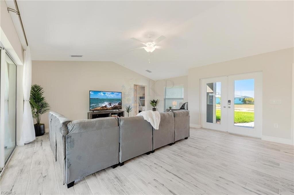 Exklusives Wasseranwesen in Cape Coral – Luxus, Komfort & Lebensqualität vereint!