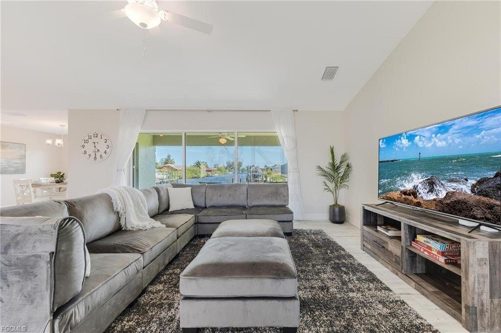 Exklusives Wasseranwesen in Cape Coral – Luxus, Komfort & Lebensqualität vereint!