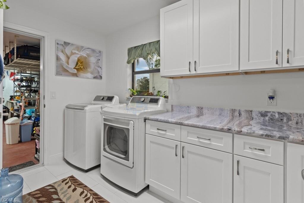 Luxuriöses 3-Zimmer Poolhaus auf großem Grundstück – Ihr Traum in Cape Coral!