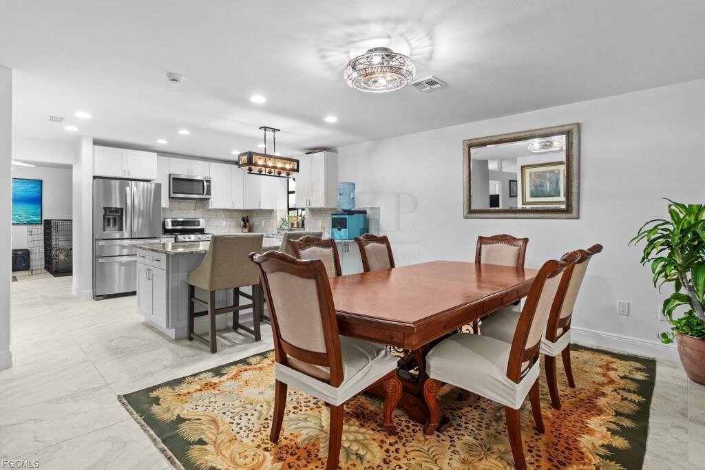 Luxuriöses 3-Zimmer Poolhaus auf großem Grundstück – Ihr Traum in Cape Coral!