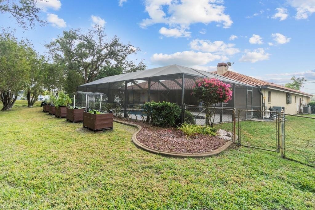 Luxuriöses 3-Zimmer Poolhaus auf großem Grundstück – Ihr Traum in Cape Coral!