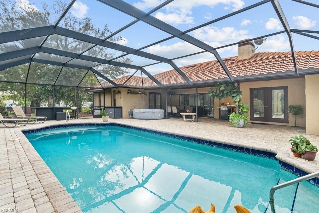 Luxuriöses 3-Zimmer Poolhaus auf großem Grundstück – Ihr Traum in Cape Coral!