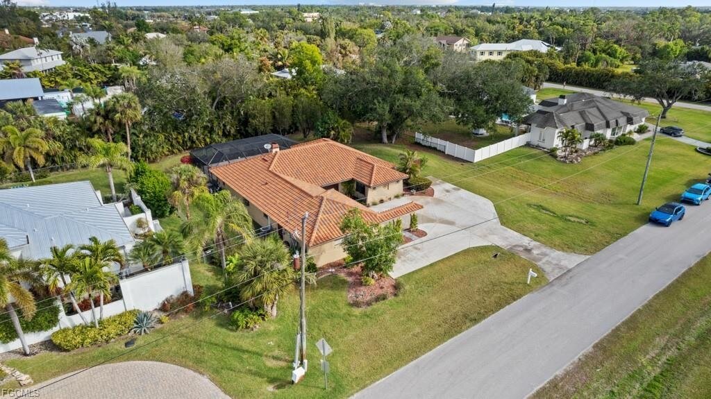 Luxuriöses 3-Zimmer Poolhaus auf großem Grundstück – Ihr Traum in Cape Coral!