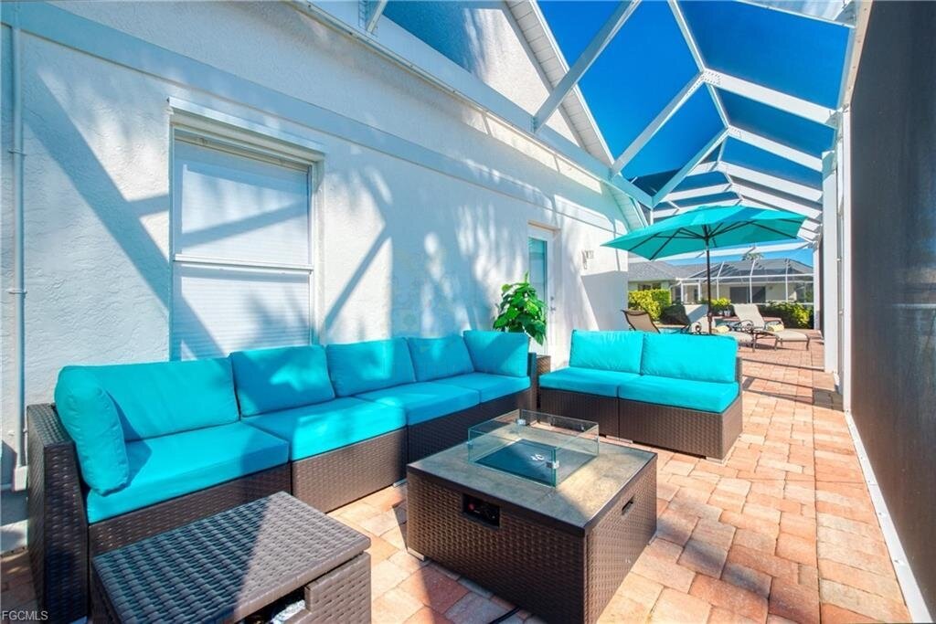 Möblierte Traumvilla mit Golfzugang, Pool & Bootsdeck – sofort bezugsbereit!