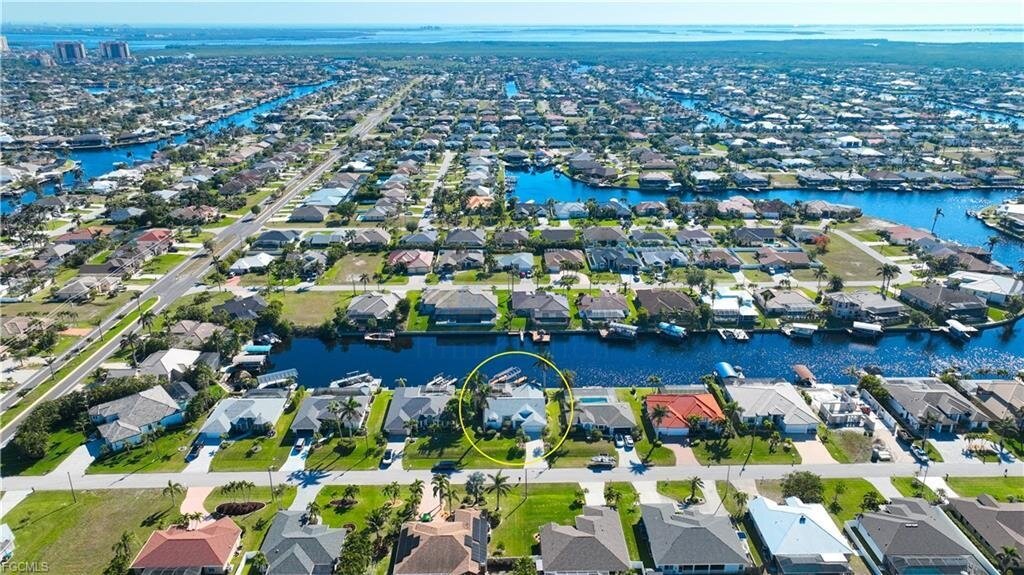 Möblierte Traumvilla mit Golfzugang, Pool & Bootsdeck – sofort bezugsbereit!