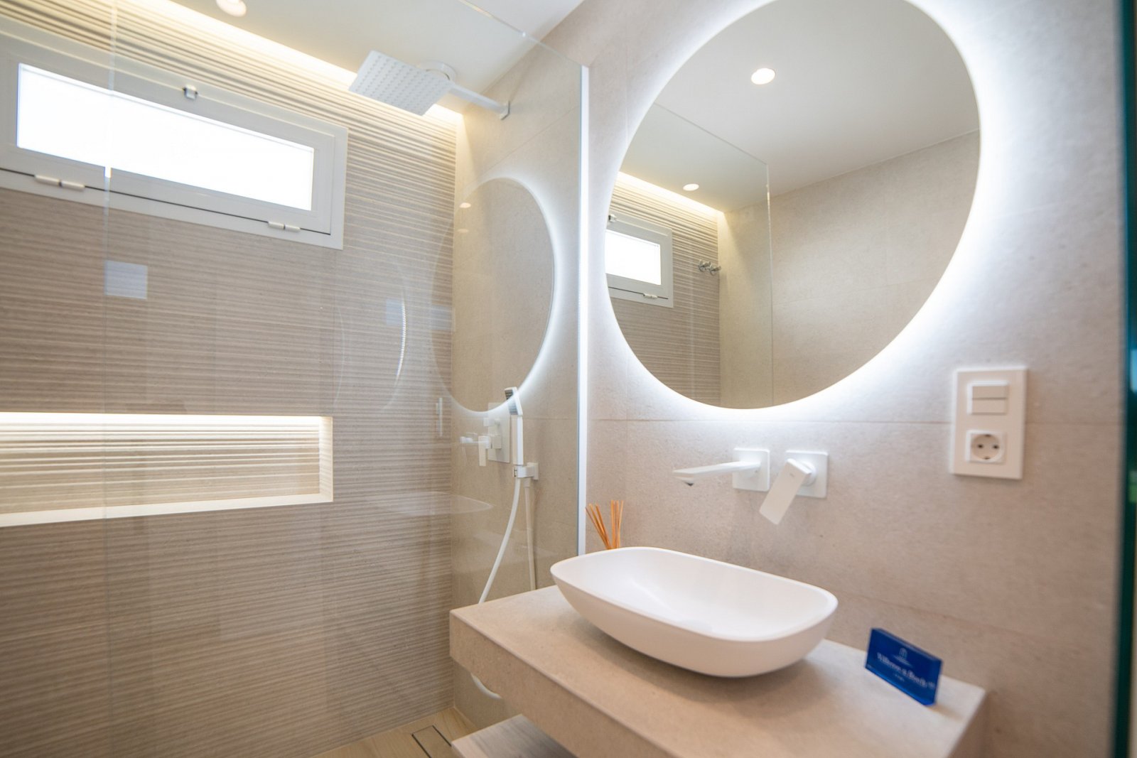 Traumwohnung mit Terrasse und Pool