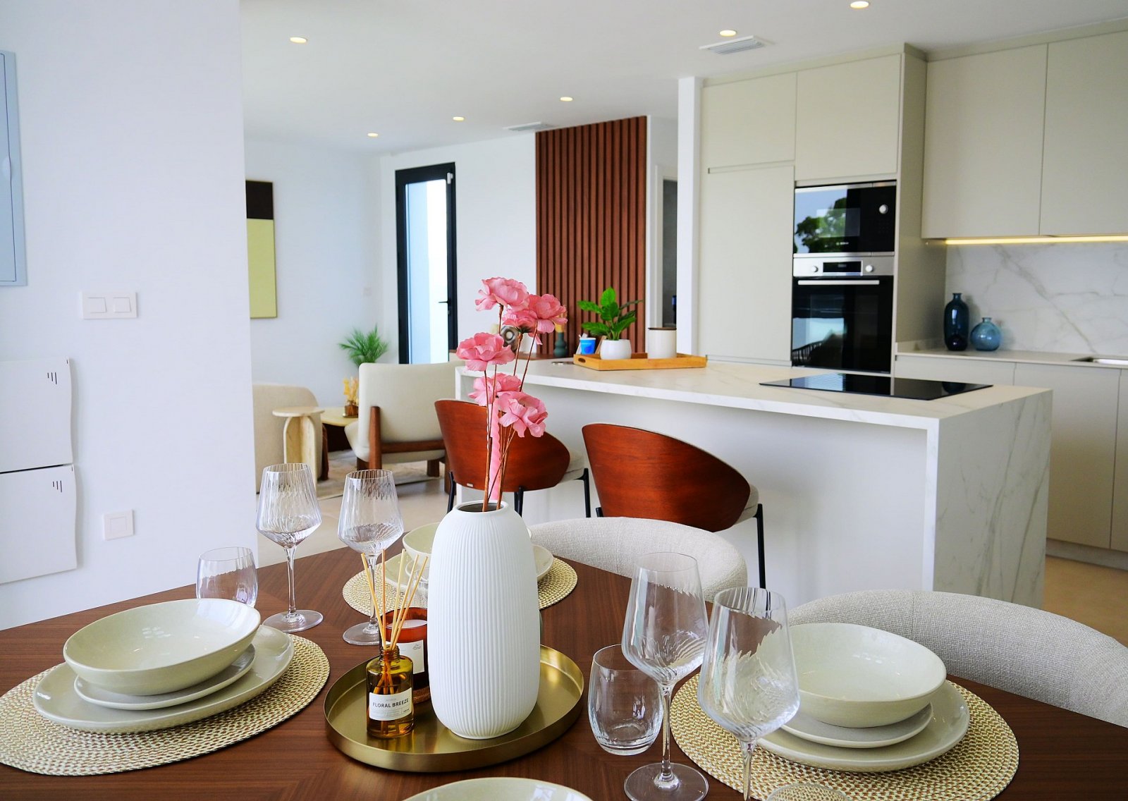 Elegante Villa mit eigenem Pool und Garage