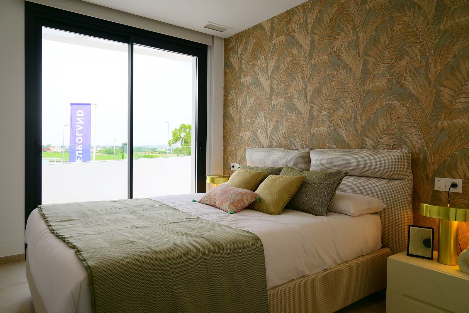 Elegante Villa mit eigenem Pool und Garage