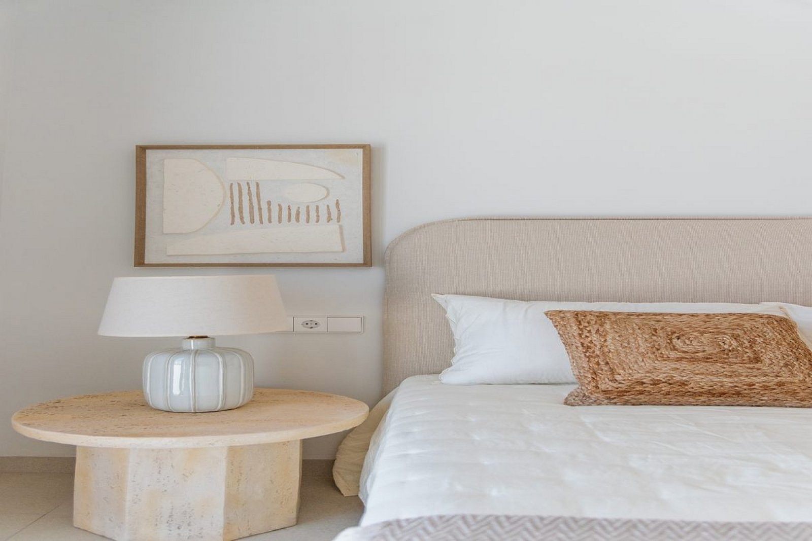 Hochwertige Villa mit Pool und Stellplatz