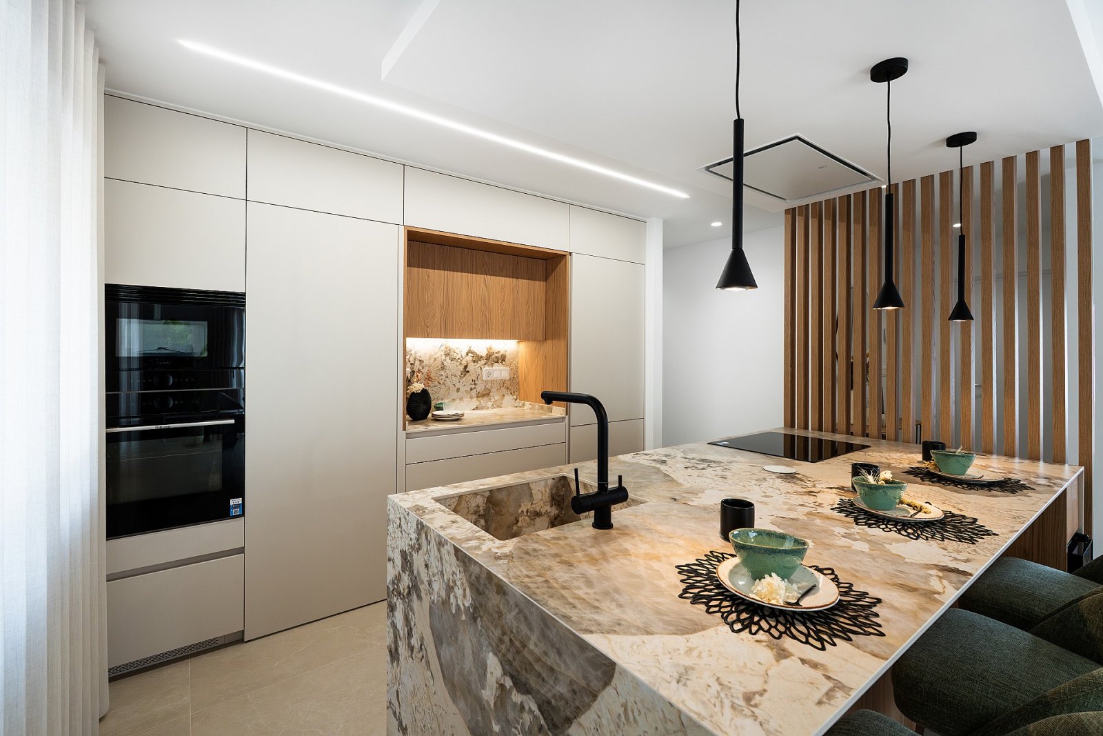 Stilvolle Villa mit Privatpool und Garage