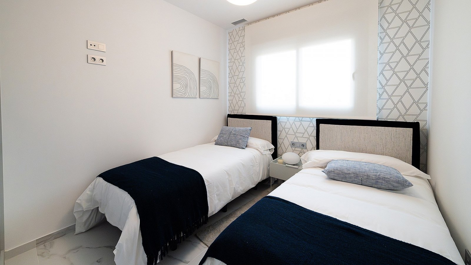 Elegante Wohnung mit 2 Schlafzimmern, Poolzugang und Stellplatz