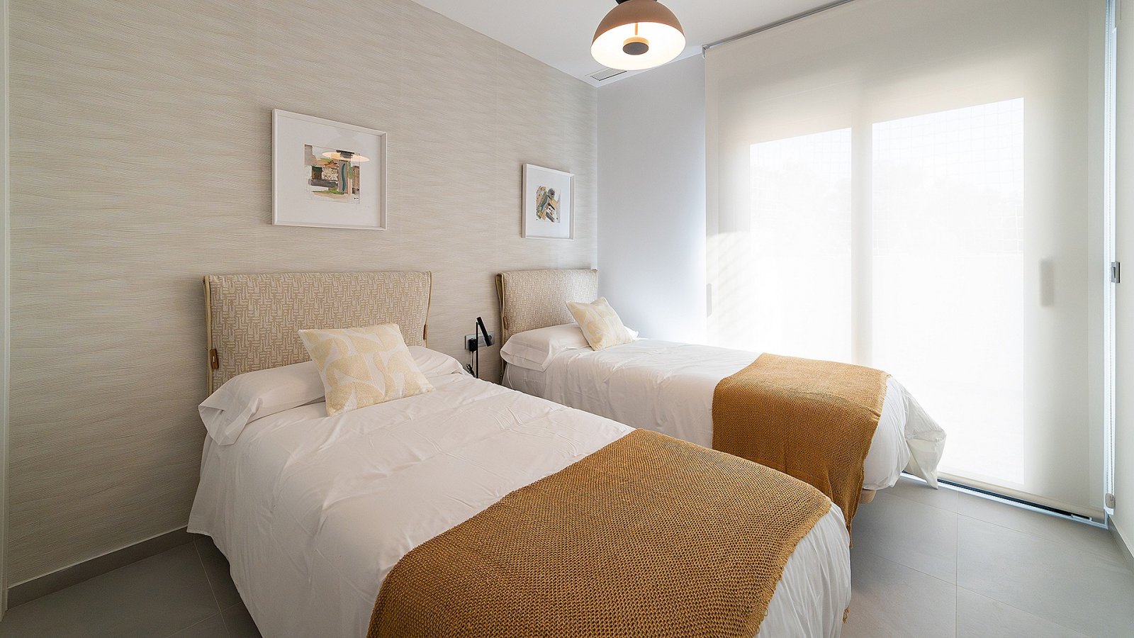 Elegante Wohnung mit 2 Schlafzimmern, Poolzugang und Stellplatz