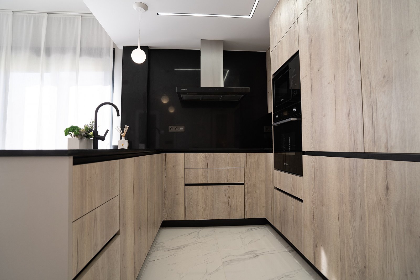 Stilvolles Apartment mit Gemeinschaftspool und Privatparkplatz