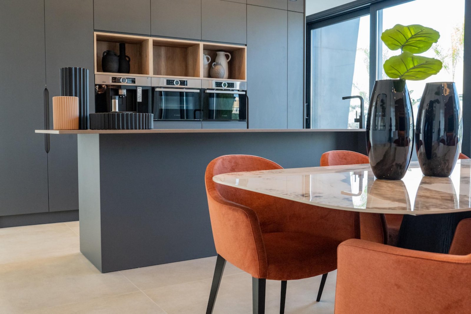 Hochwertige Villa mit Pool, Garage und 3 Schlafzimmern