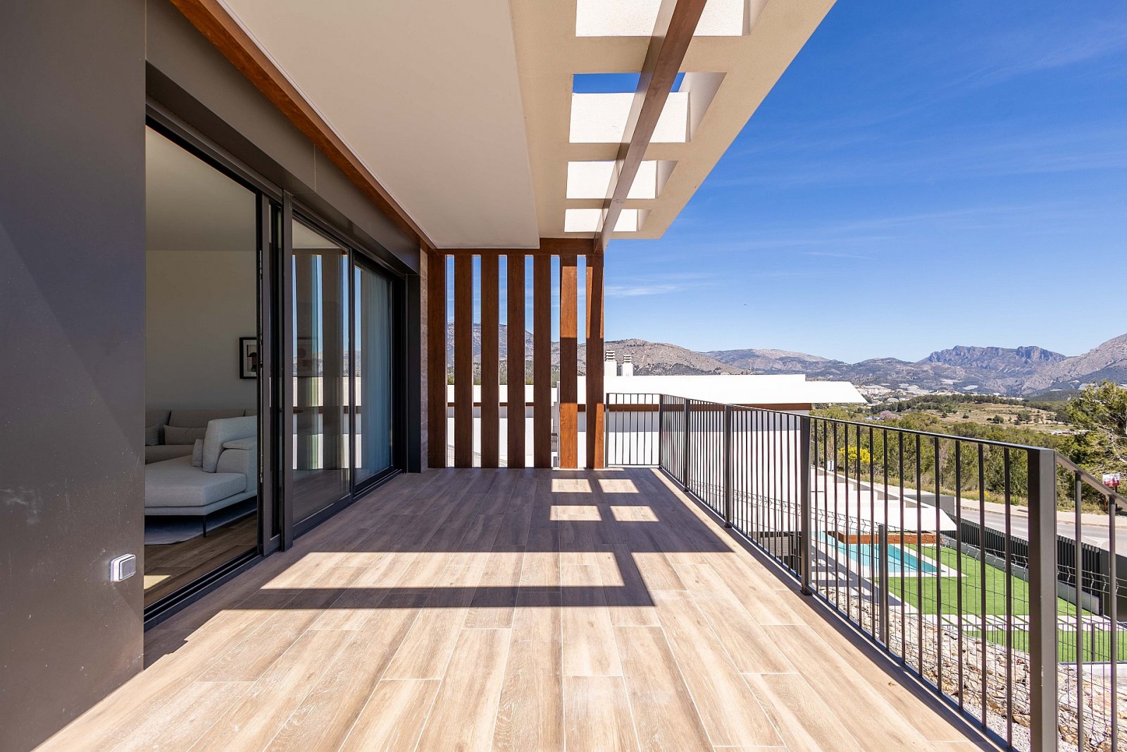 Elegante Neubauvilla mit optionalem Pool