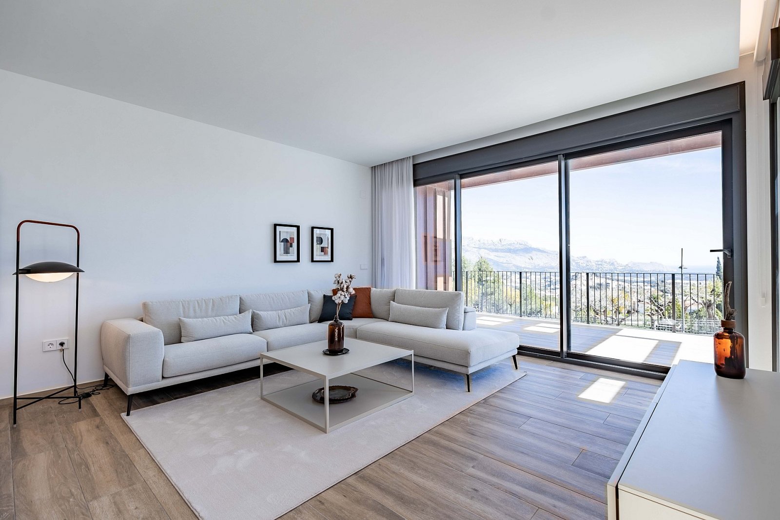 Elegante Neubauvilla mit optionalem Pool