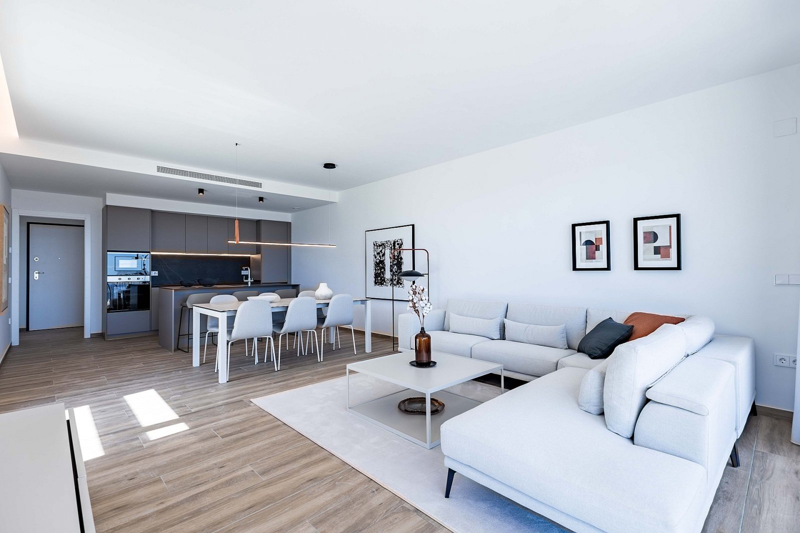 Elegante Neubauvilla mit optionalem Pool